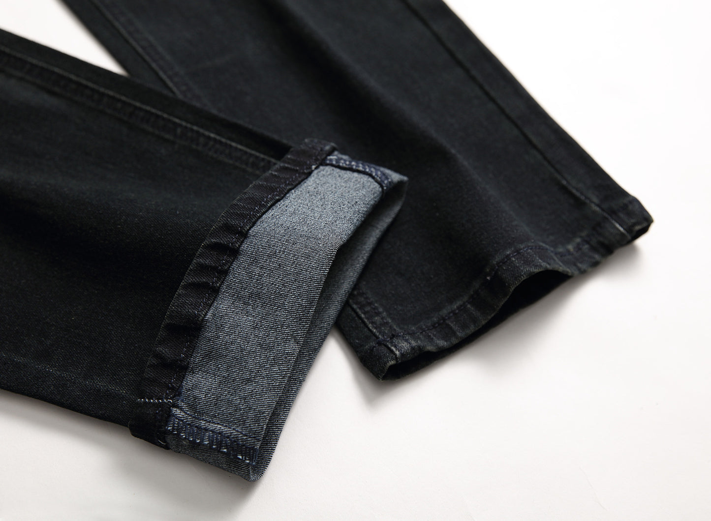 Men's Fashion And Comfort Ripped Jeans