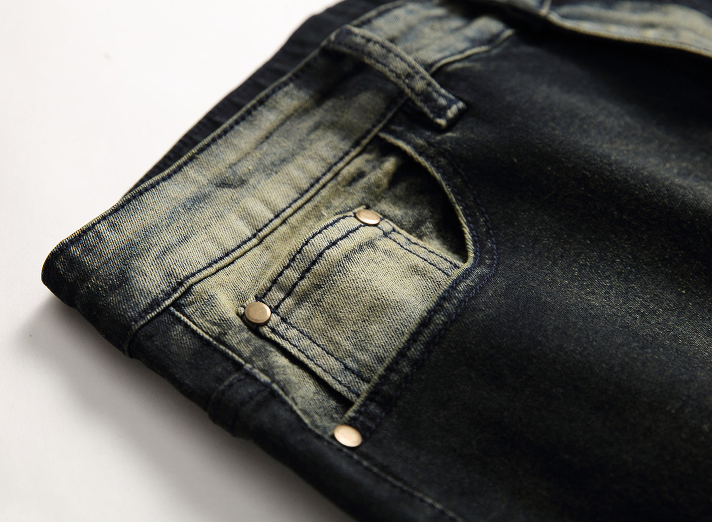 Men's Fashion And Comfort Ripped Jeans